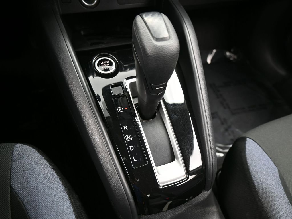 Used 2025 Nissan Versa SV image 25