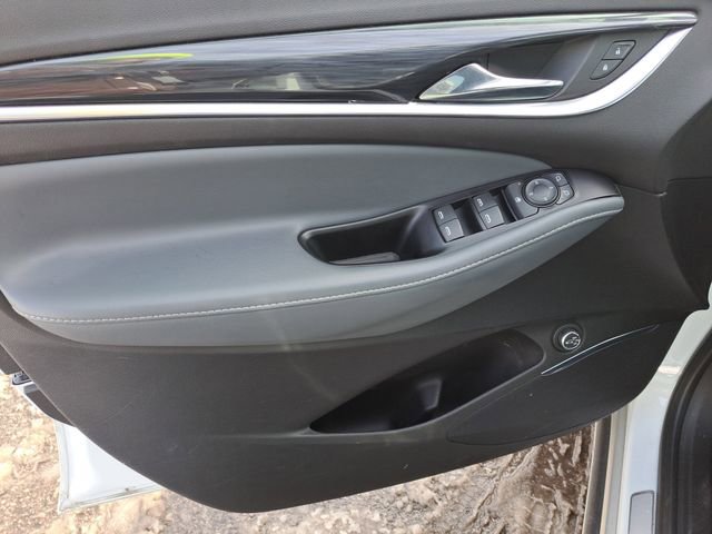 Used 2023 Buick Enclave Essence image 16