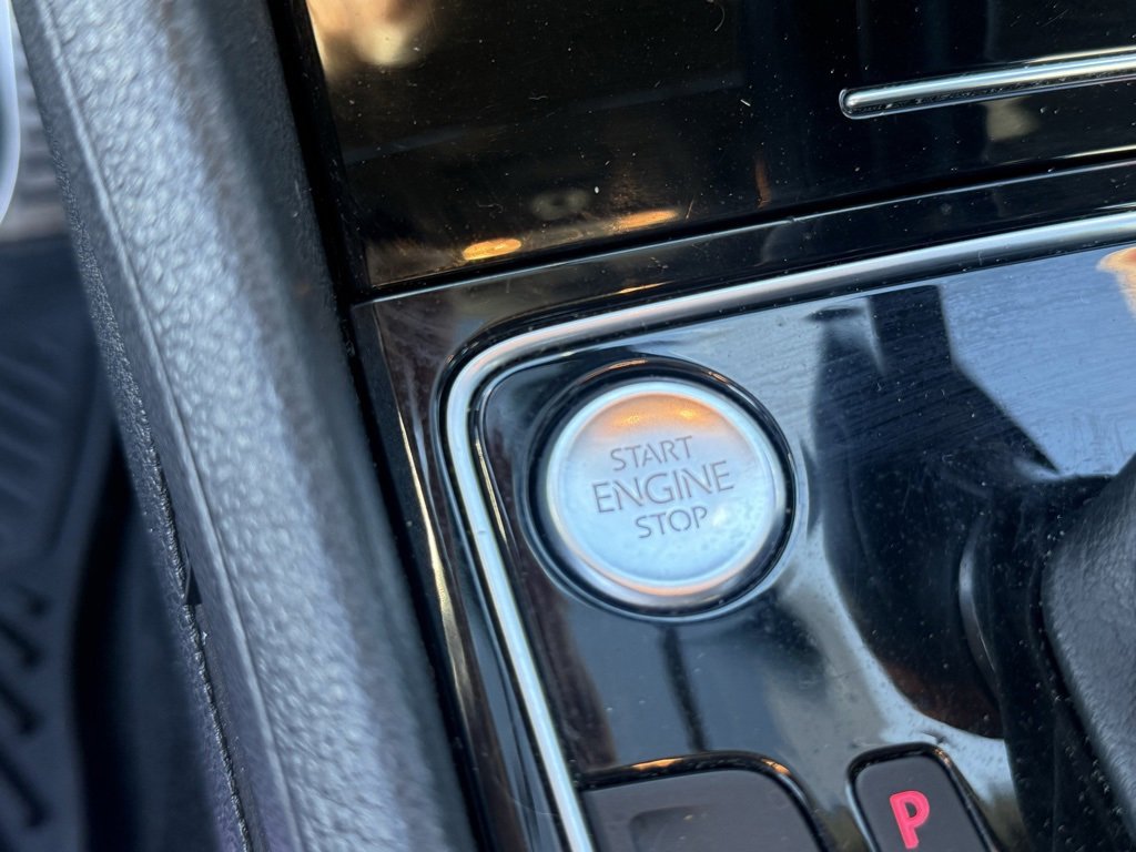 Used 2018 Volkswagen Passat 3.6 image 20