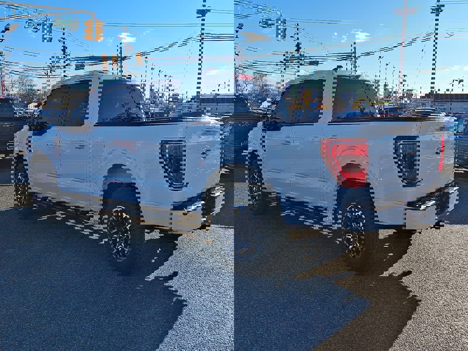 Certified 2023 Ford F150 XLT w/ Equipment Group 302A High image 4