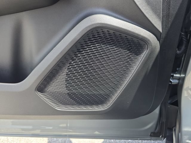 Certified 2025 Chevrolet Equinox EV RS FWD image 17