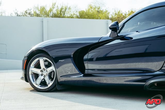Used 2014 SRT Viper SRT-10 w/ Exterior Carbon Fiber Package RWD image 32