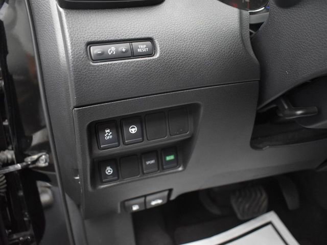 Used 2022 Nissan Rogue Sport SL w/ Premium Package FWD image 11