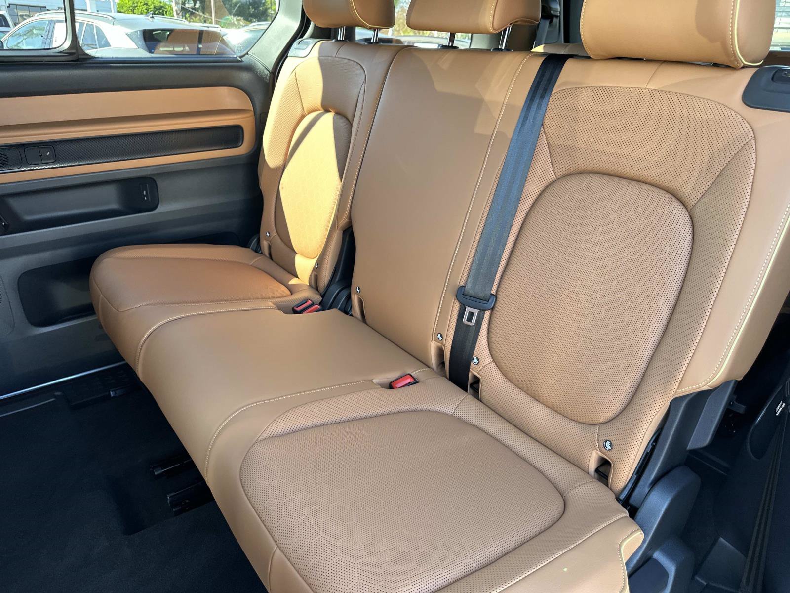 Certified 2025 Volkswagen ID. Buzz Pro S RWD image 24