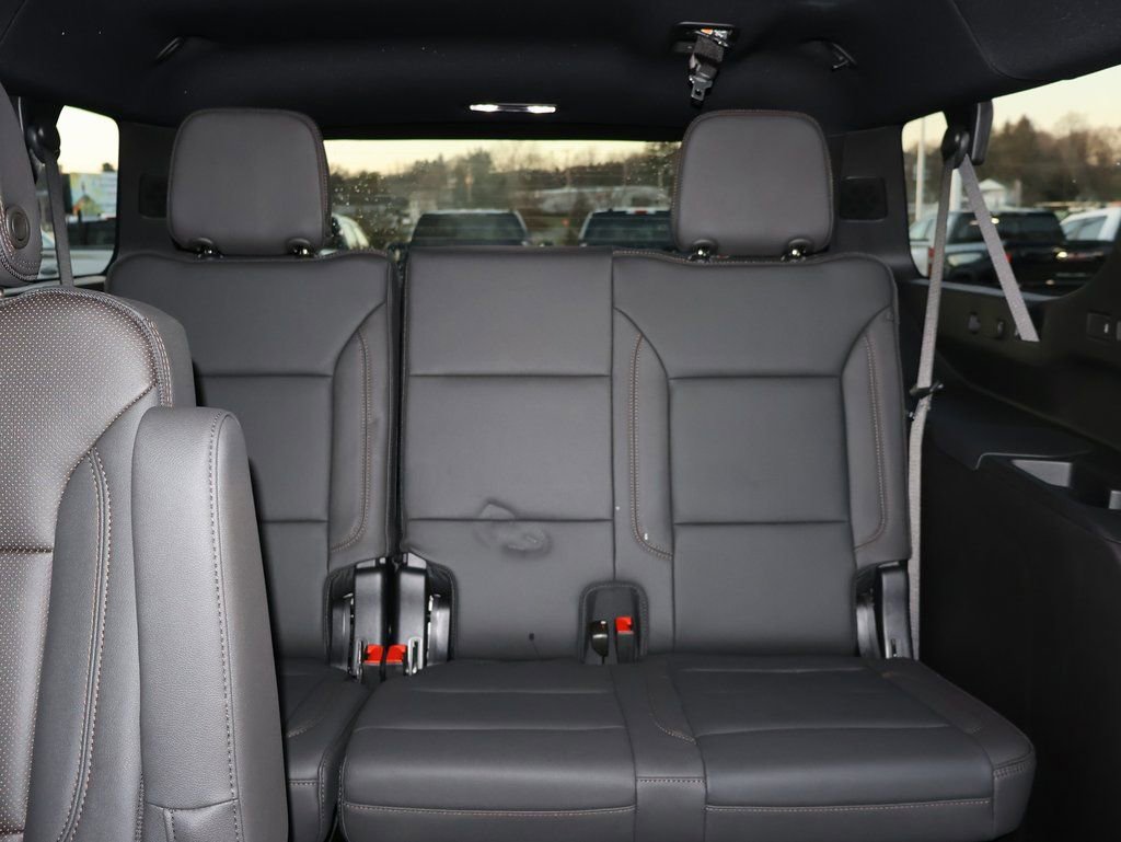 New 2025 Chevrolet Suburban High Country image 30