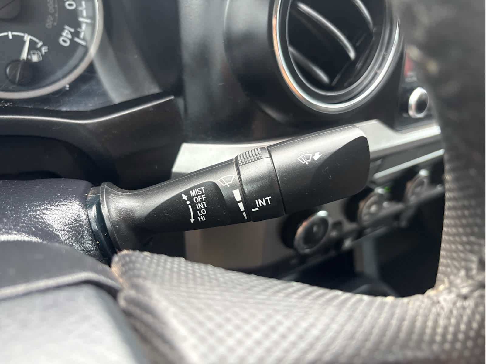 Used 2020 Toyota Tacoma SR5 AWD/4WD image 27