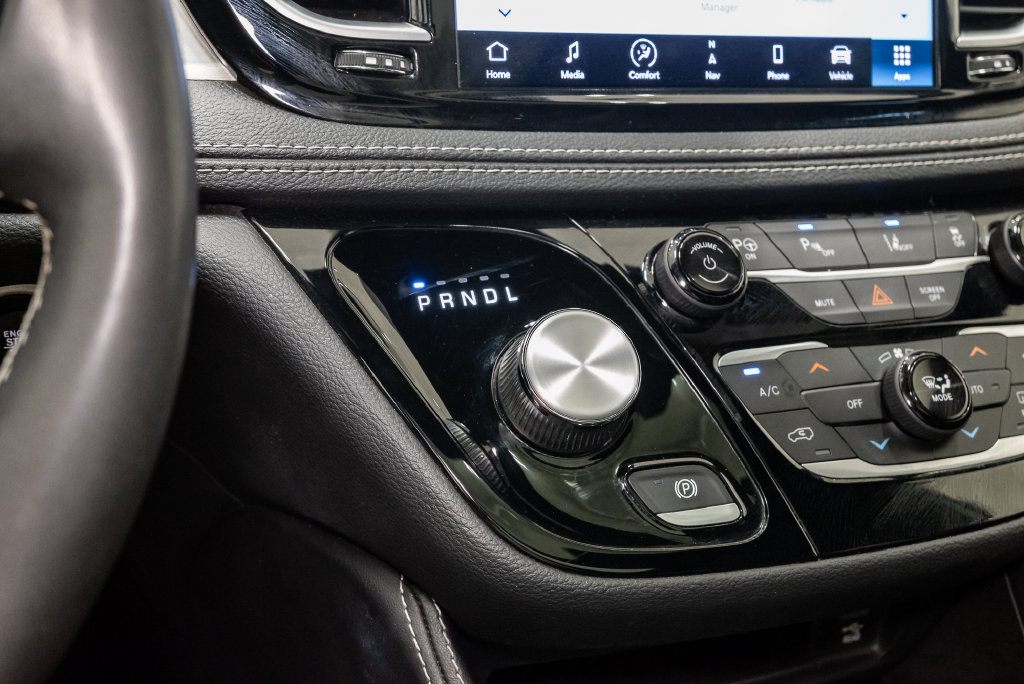 Used 2022 Chrysler Pacifica Limited w/ Uconnect Theater Family Group FWD image 23