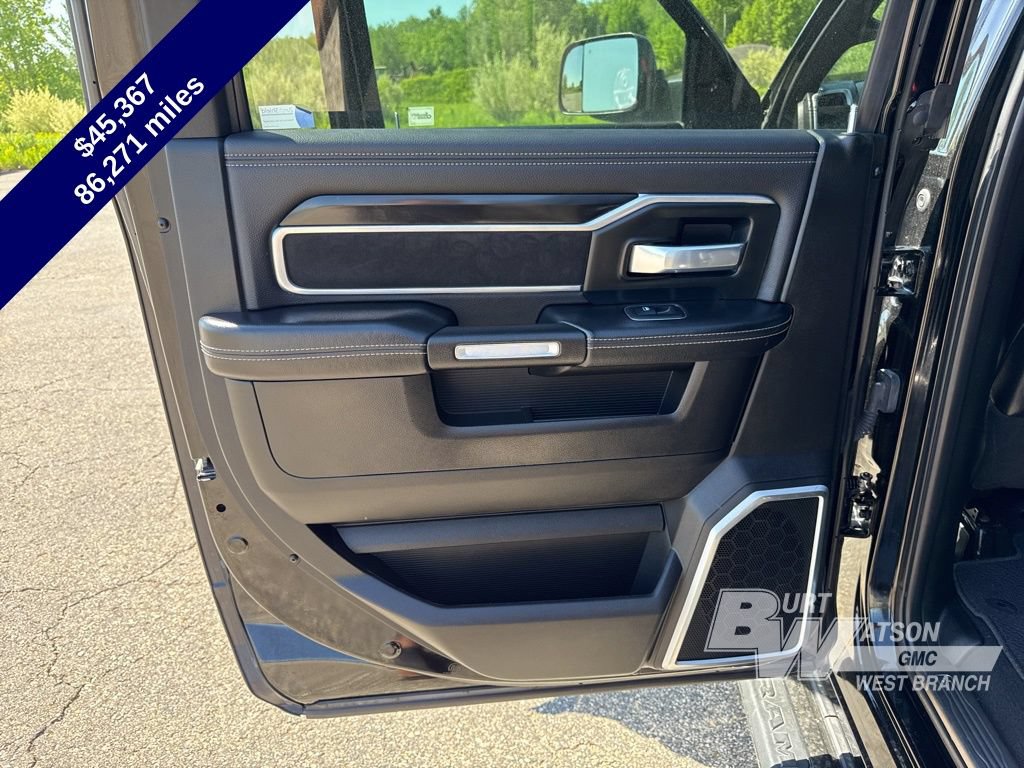 Used 2019 RAM 2500 Laramie w/ Black Appearance Package AWD/4WD image 35