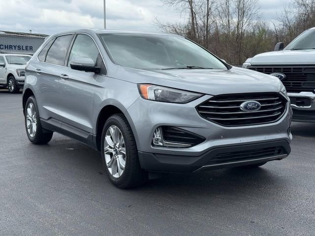 Used 2022 Ford Edge Titanium image 2
