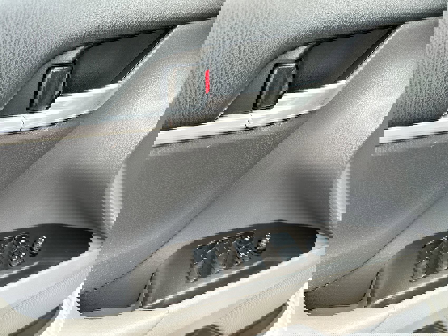 Used 2023 Toyota Camry SE image 18