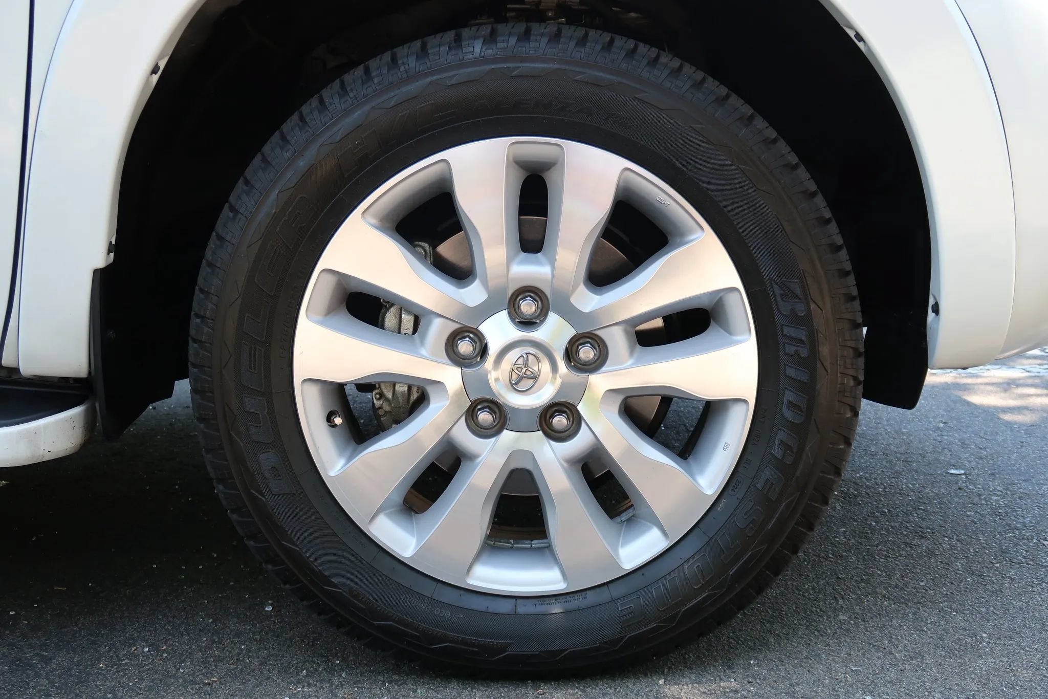 Used 2016 Toyota Sequoia Platinum RWD image 38