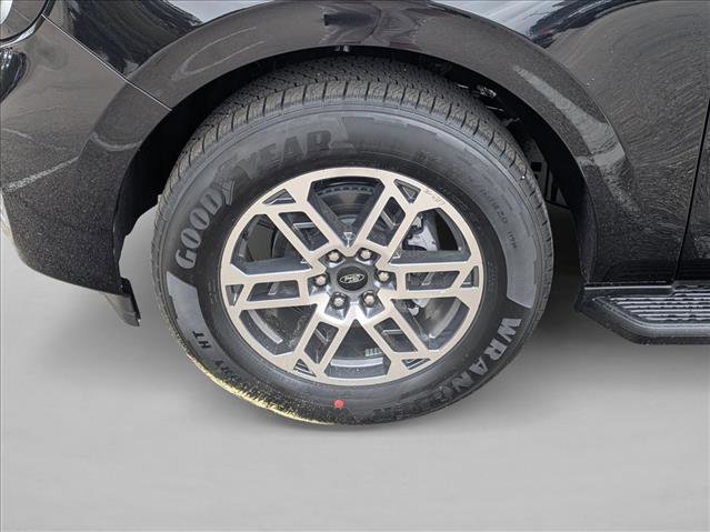 New 2026 Ford Expedition Max Active RWD image 9