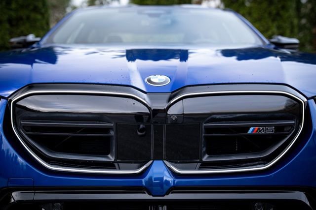 Used 2025 BMW M5 w/ Executive Package image 22