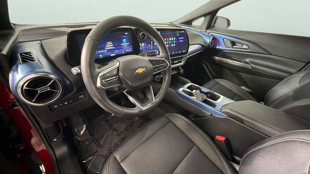 Used 2025 Chevrolet Equinox EV LT w/ Convenience Package FWD image 3