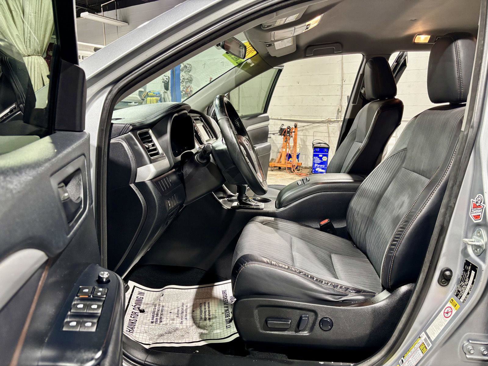 Used 2015 Toyota Highlander Plus image 2