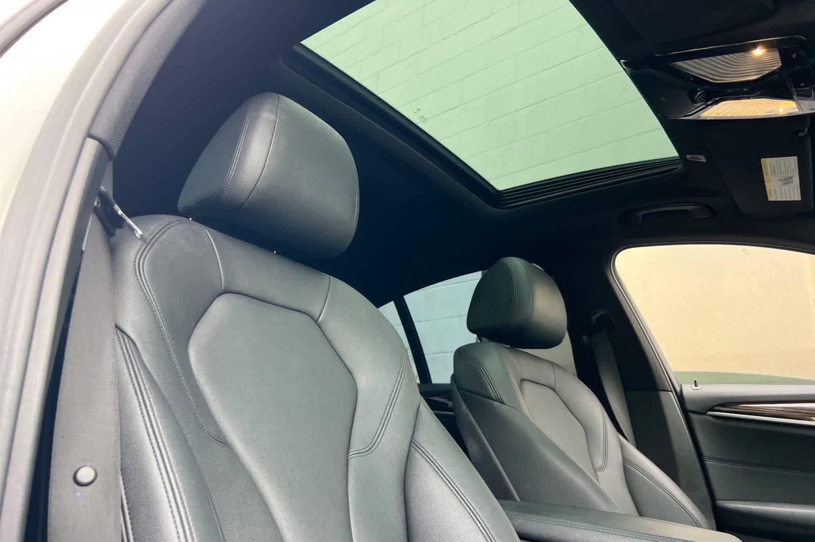 Used 2018 BMW 530e w/ Premium Package 2 image 17
