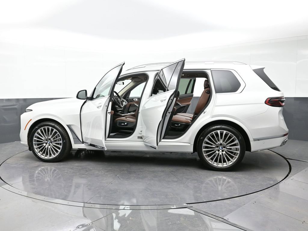 Used 2023 BMW X7 xDrive40i w/ Premium Package image 35