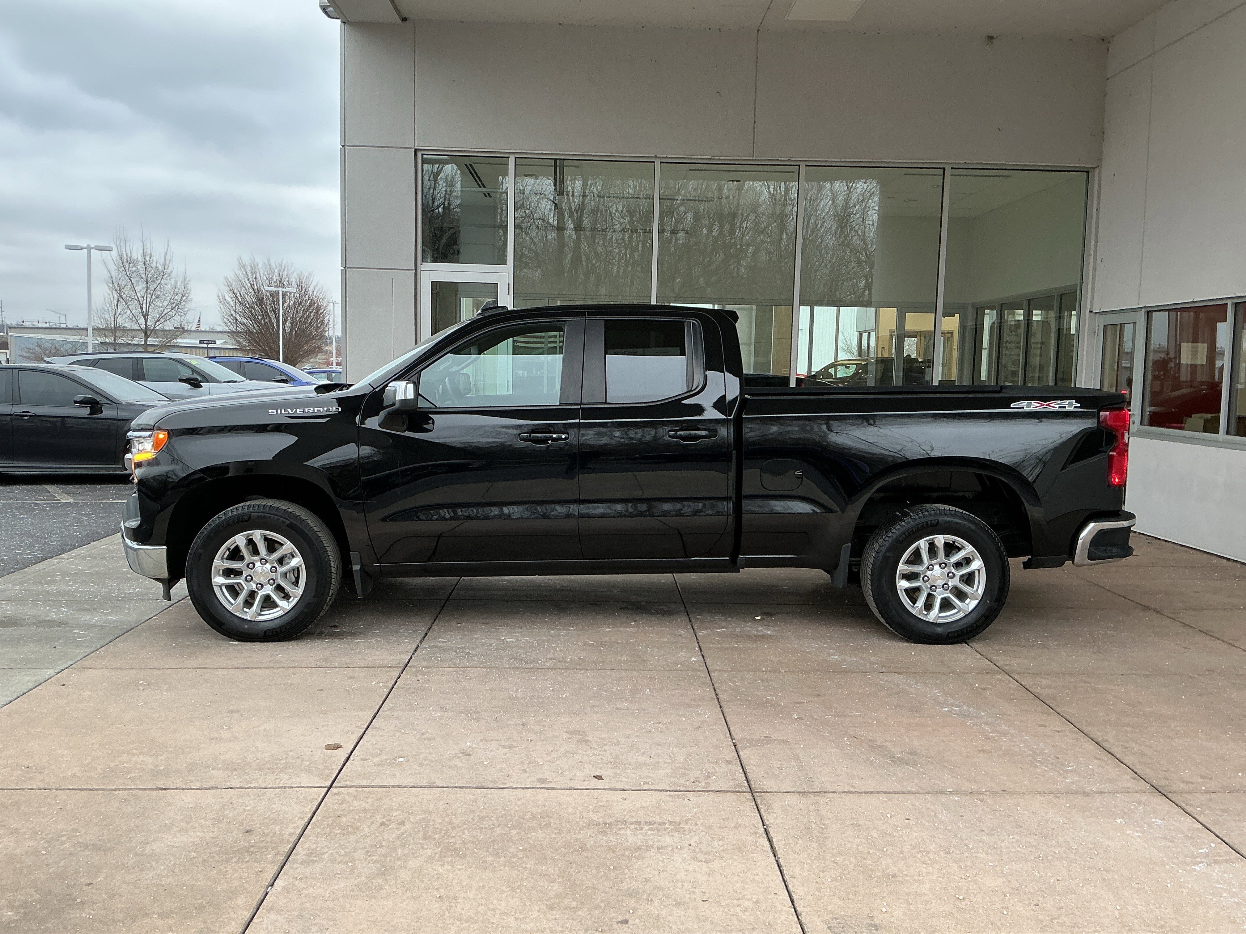 Used 2023 Chevrolet Silverado 1500 LT image 19