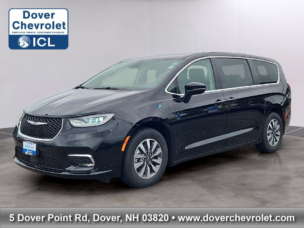 Used 2024 Chrysler Pacifica Limited