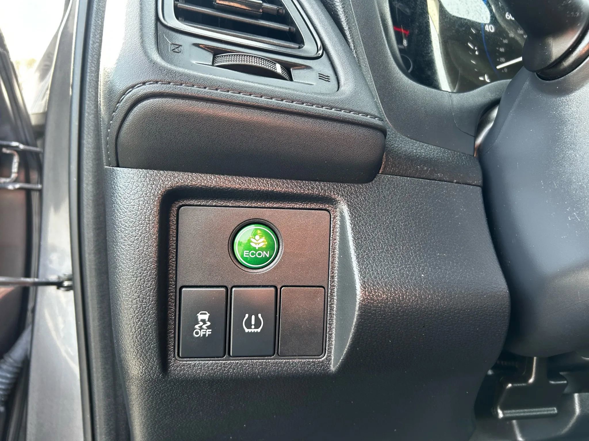 Used 2021 Honda HR-V LX image 13