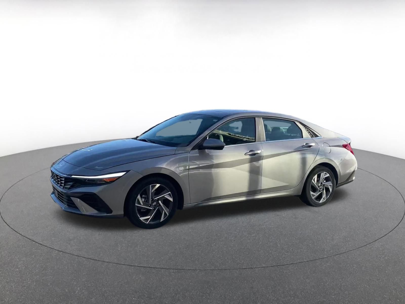 Used 2025 Hyundai Elantra SEL image 8