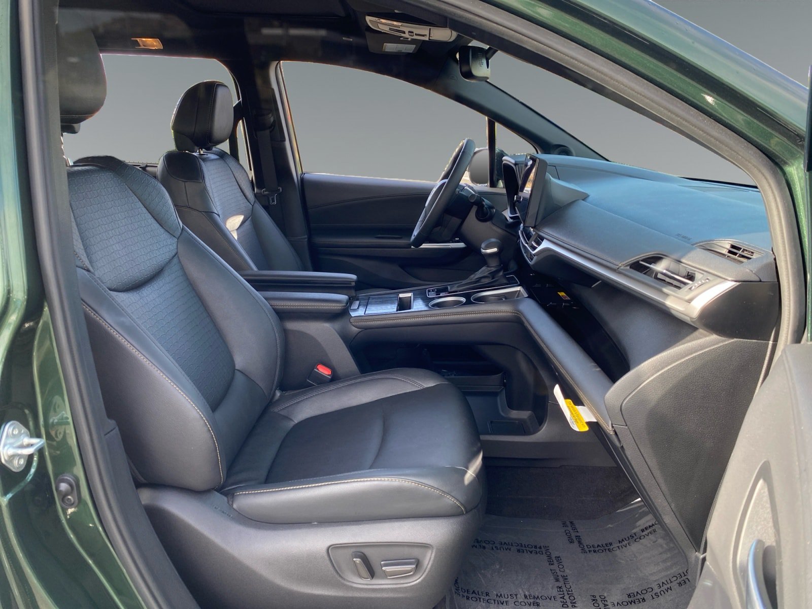 Used 2025 Toyota Sienna XLE Woodland Edition AWD/4WD image 15