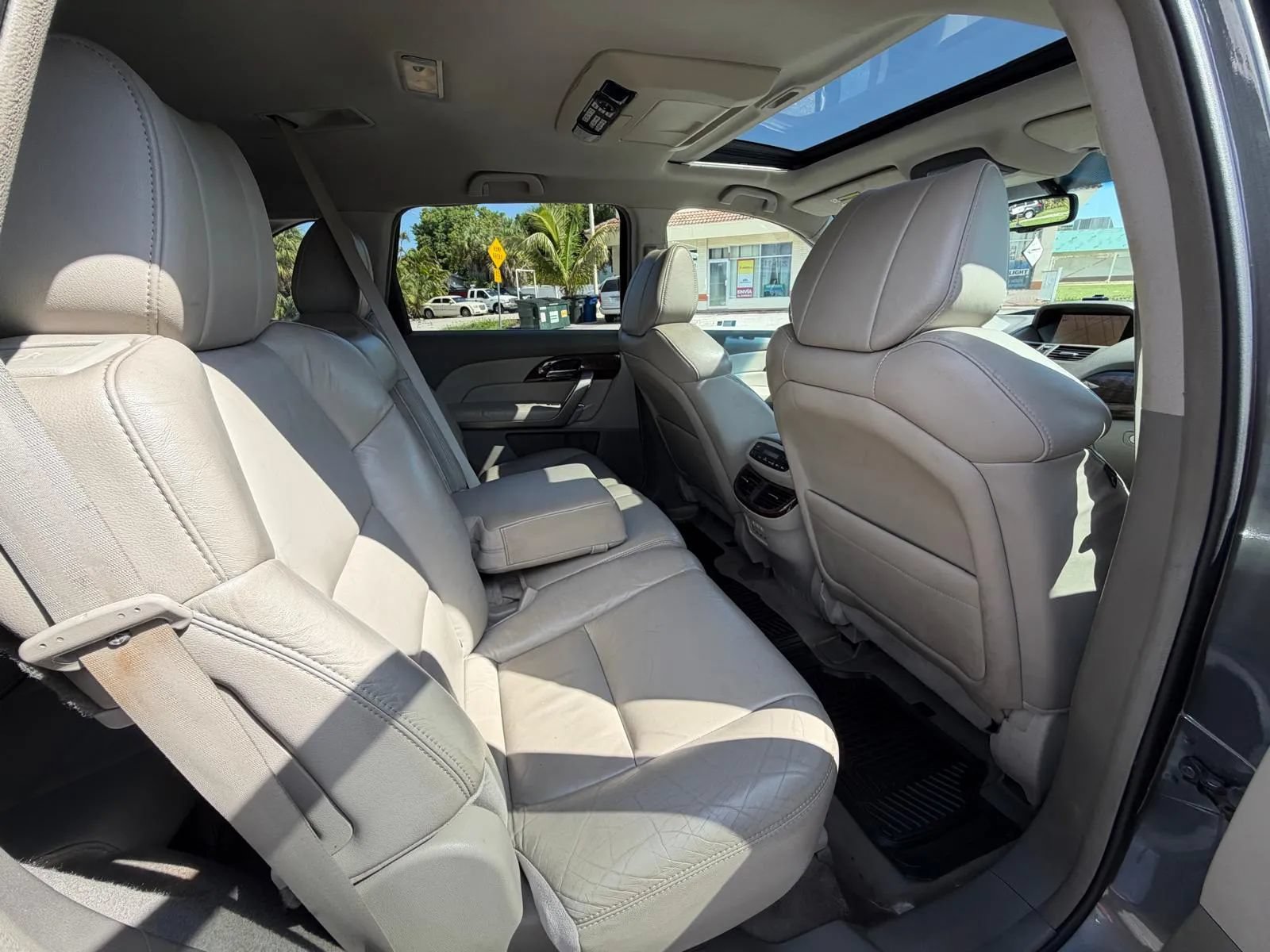 Used 2011 Acura MDX w/ Technology & Entertainment AWD/4WD image 29