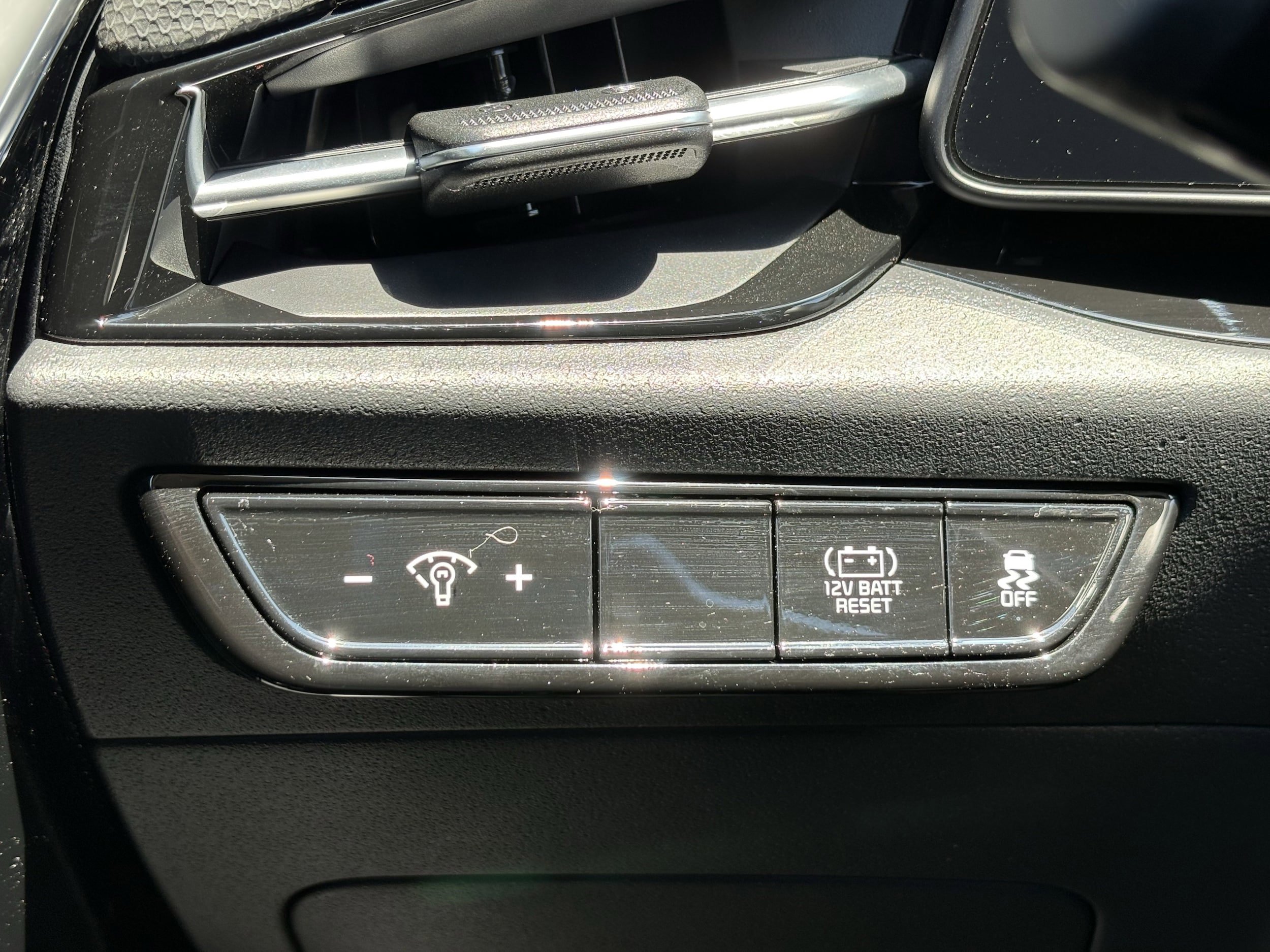 Used 2025 Kia Niro EX FWD image 17