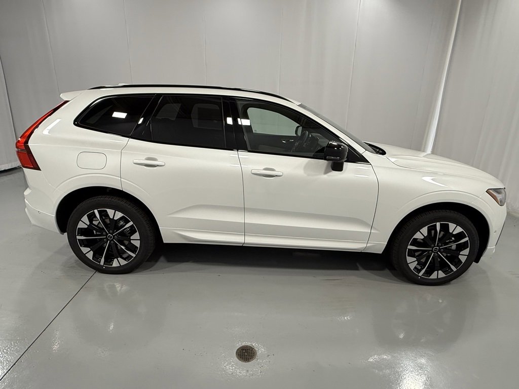 New 2026 Volvo XC60 B5 Plus w/ Protection Package Premier image 5