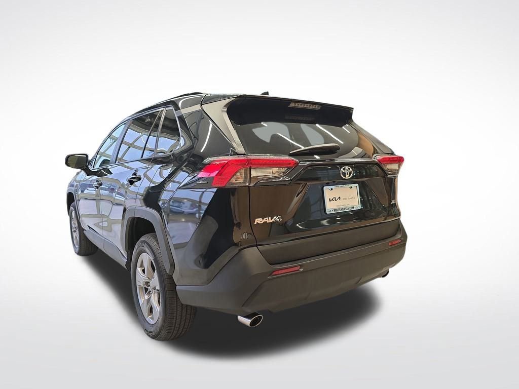 Used 2025 Toyota RAV4 XLE image 3