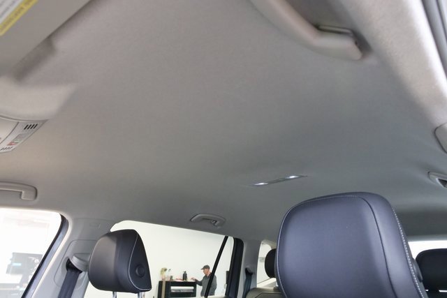 Used 2022 Volkswagen Tiguan SE image 31