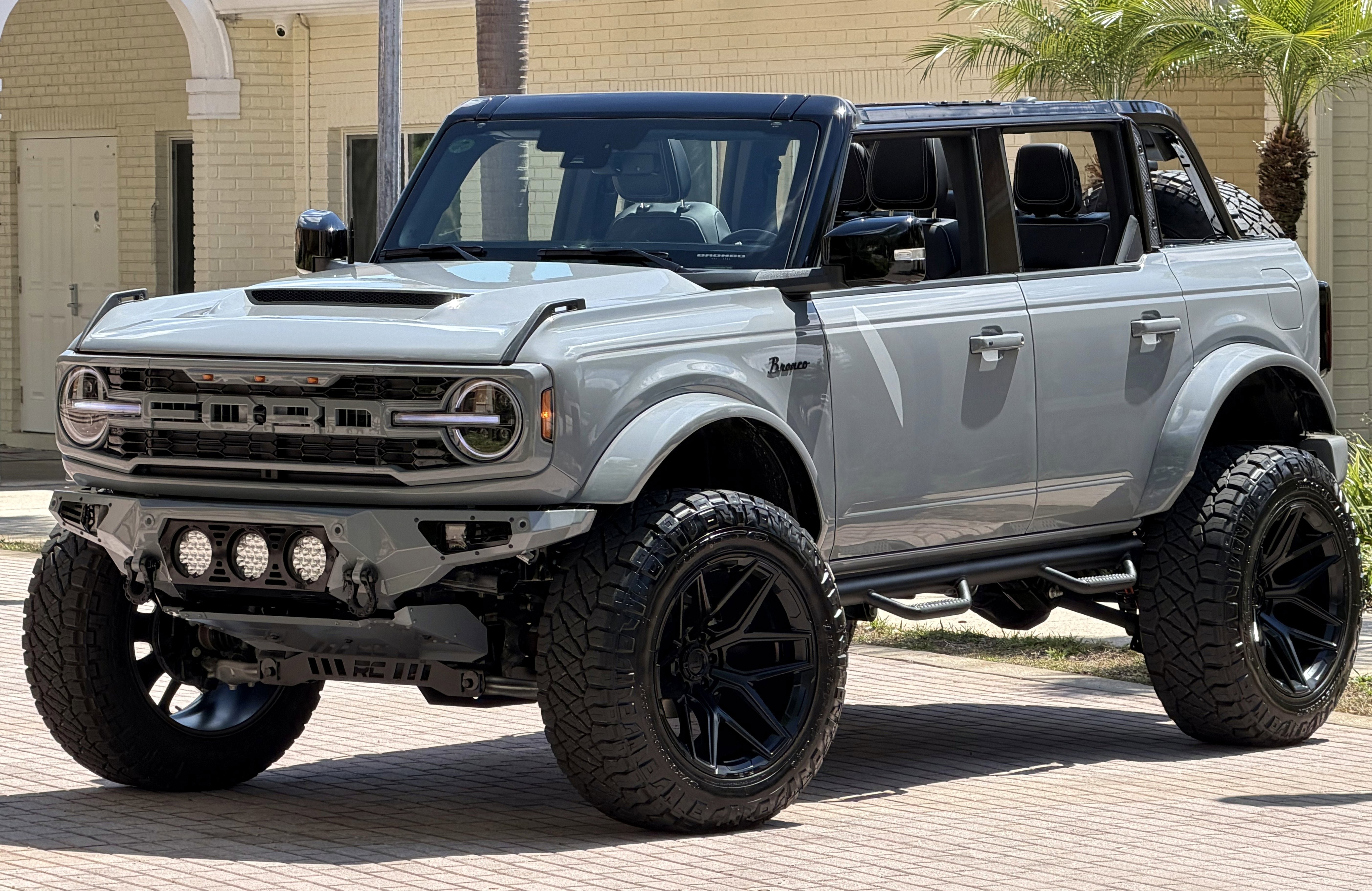 Used 2025 Ford Bronco Outer Banks AWD/4WD image 14