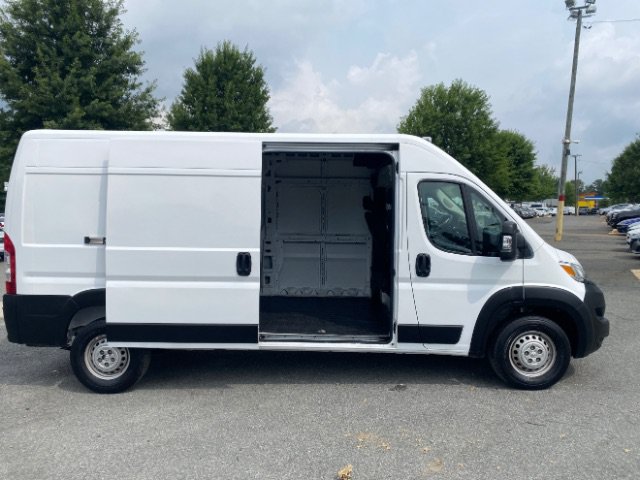 Used 2024 RAM ProMaster 2500 w/ Convenience Group FWD image 7