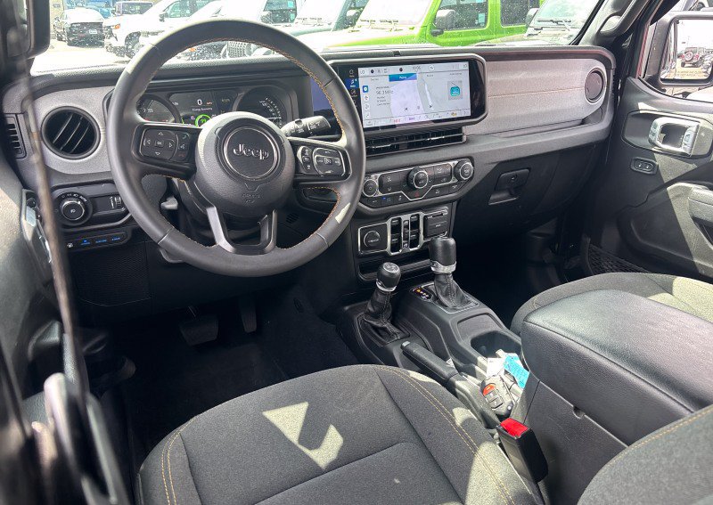 Used 2024 Jeep Wrangler Unlimited w/ Technology Group AWD/4WD image 13