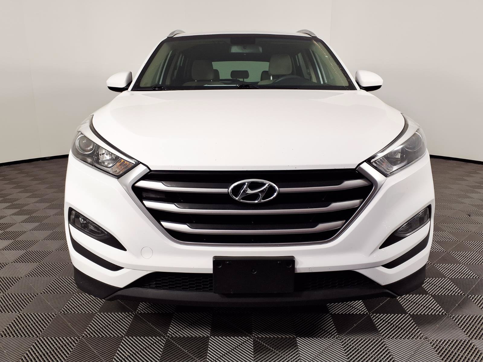 Used 2017 Hyundai Tucson SE FWD image 2