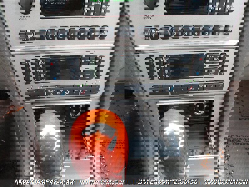 Used 2004 Lincoln LS image 22