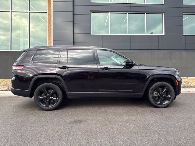 Used 2023 Jeep Grand Cherokee L Limited w/ Black Appearance Package AWD/4WD image 2