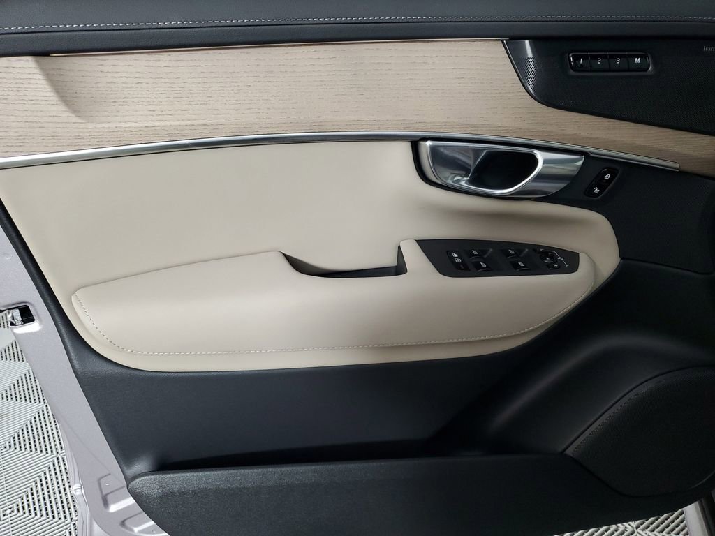 Certified 2026 Volvo XC90 B6 Plus w/ Protection Package Premier image 19