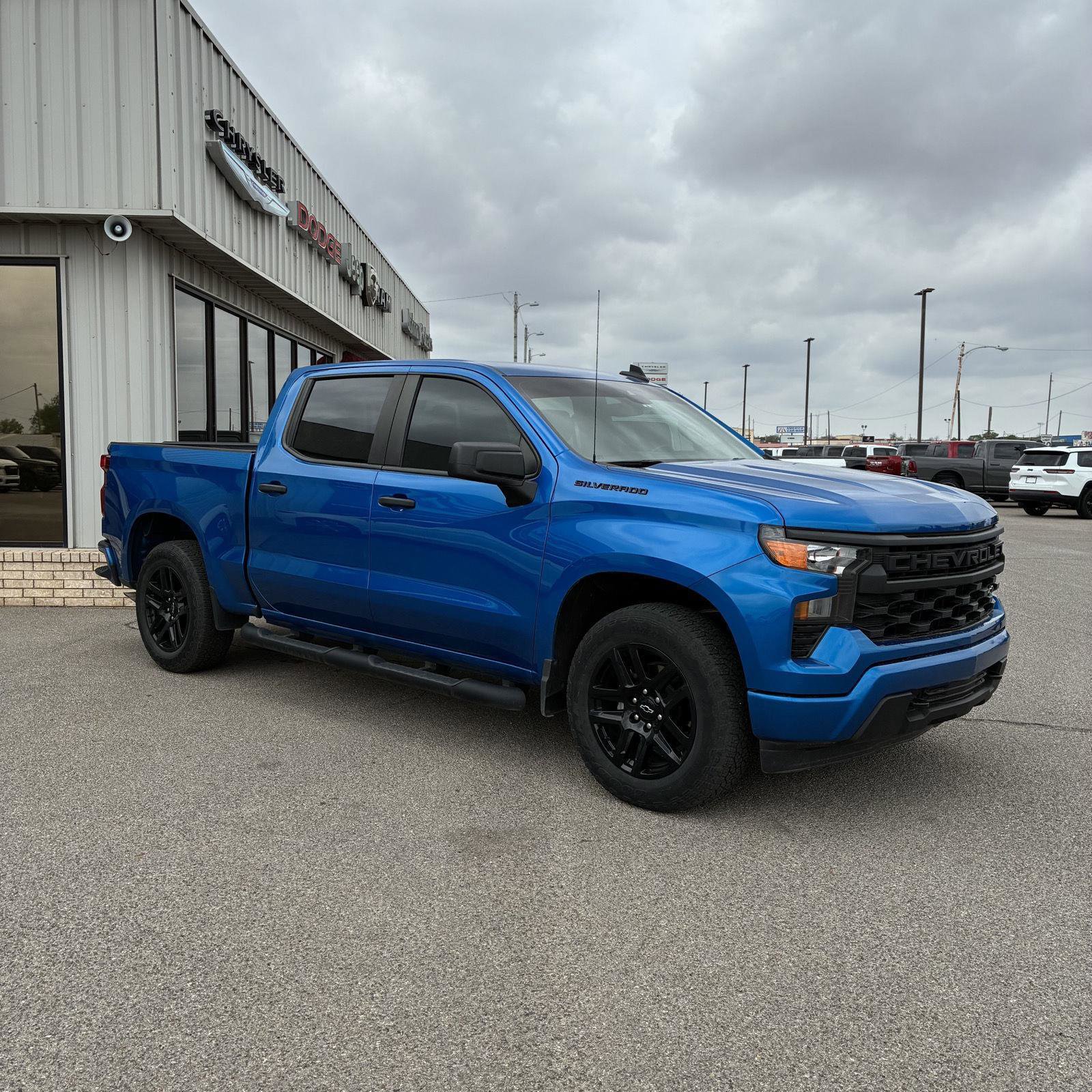 Used 2024 Chevrolet Silverado 1500 Custom w/ Turbomax Blackout Package image 7