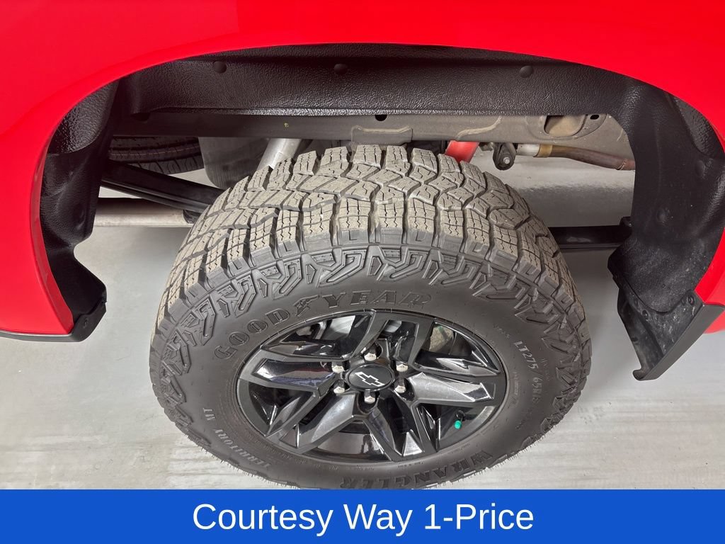 Used 2024 Chevrolet Silverado 1500 LT Trail Boss AWD/4WD image 13