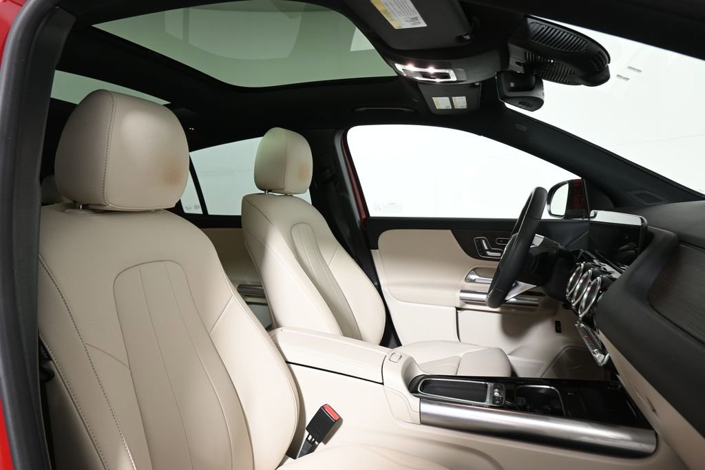 Certified 2025 Mercedes-Benz GLA 250 4MATIC image 28