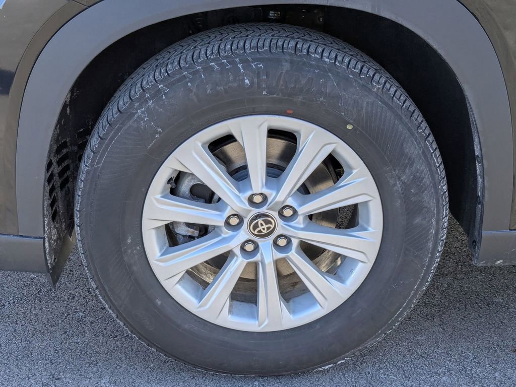 Used 2025 Toyota Grand Highlander AWD image 11