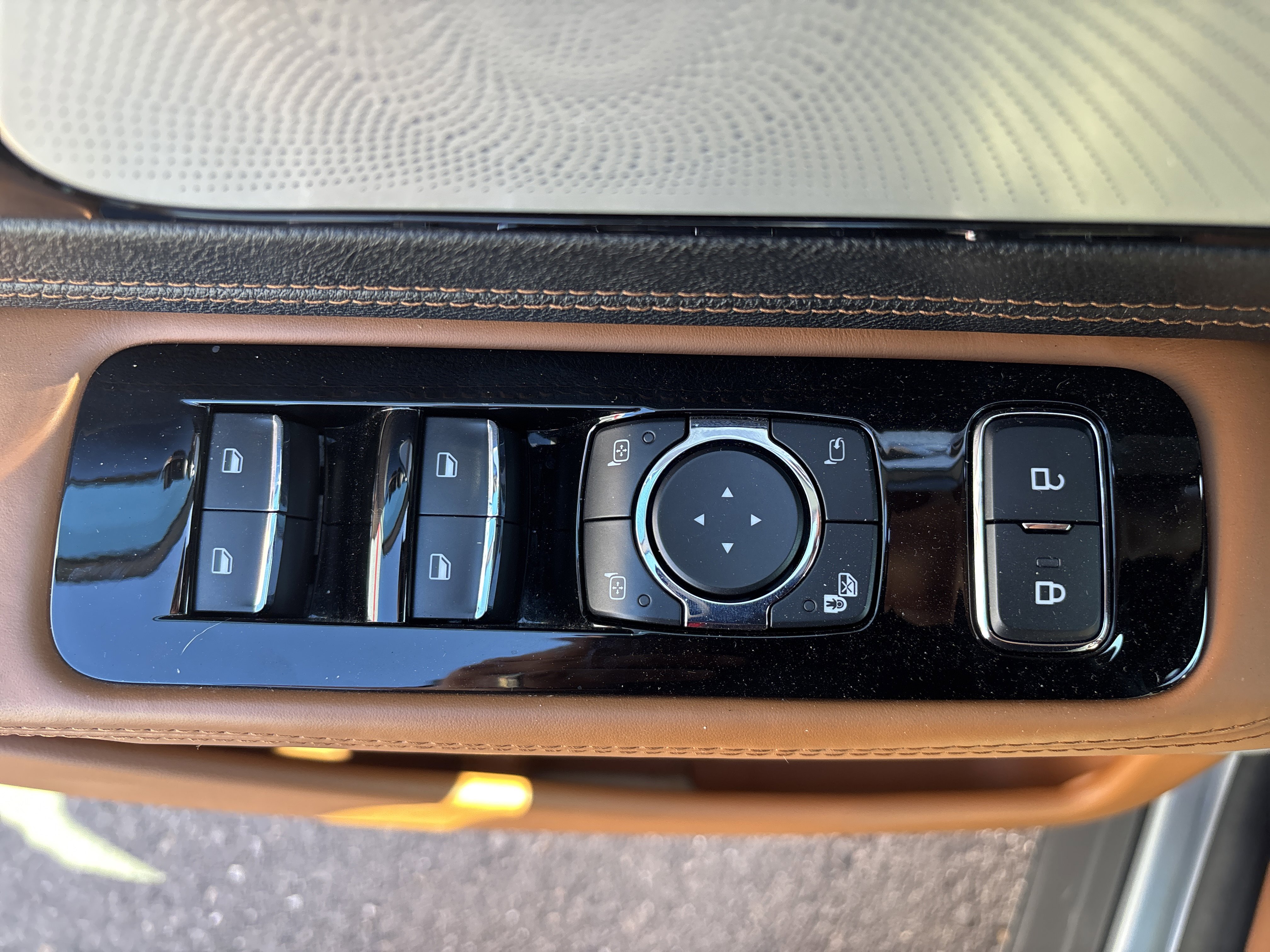 Used 2023 Lincoln Aviator Black Label w/ Dynamic Handling Package AWD/4WD image 18