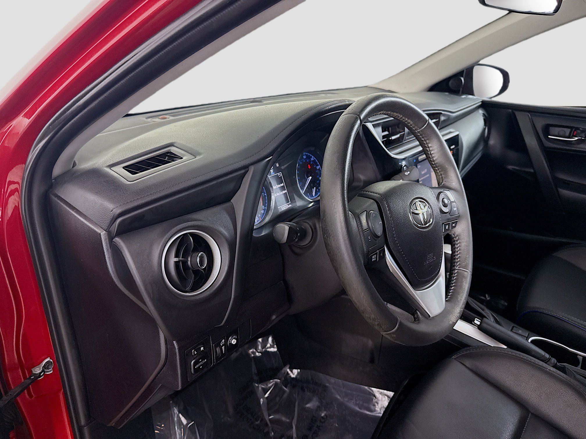 Used 2017 Toyota Corolla XSE image 23