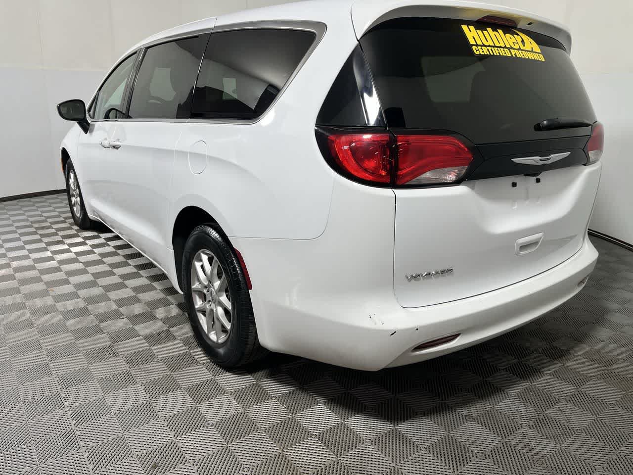 Used 2024 Chrysler Voyager LX FWD image 6