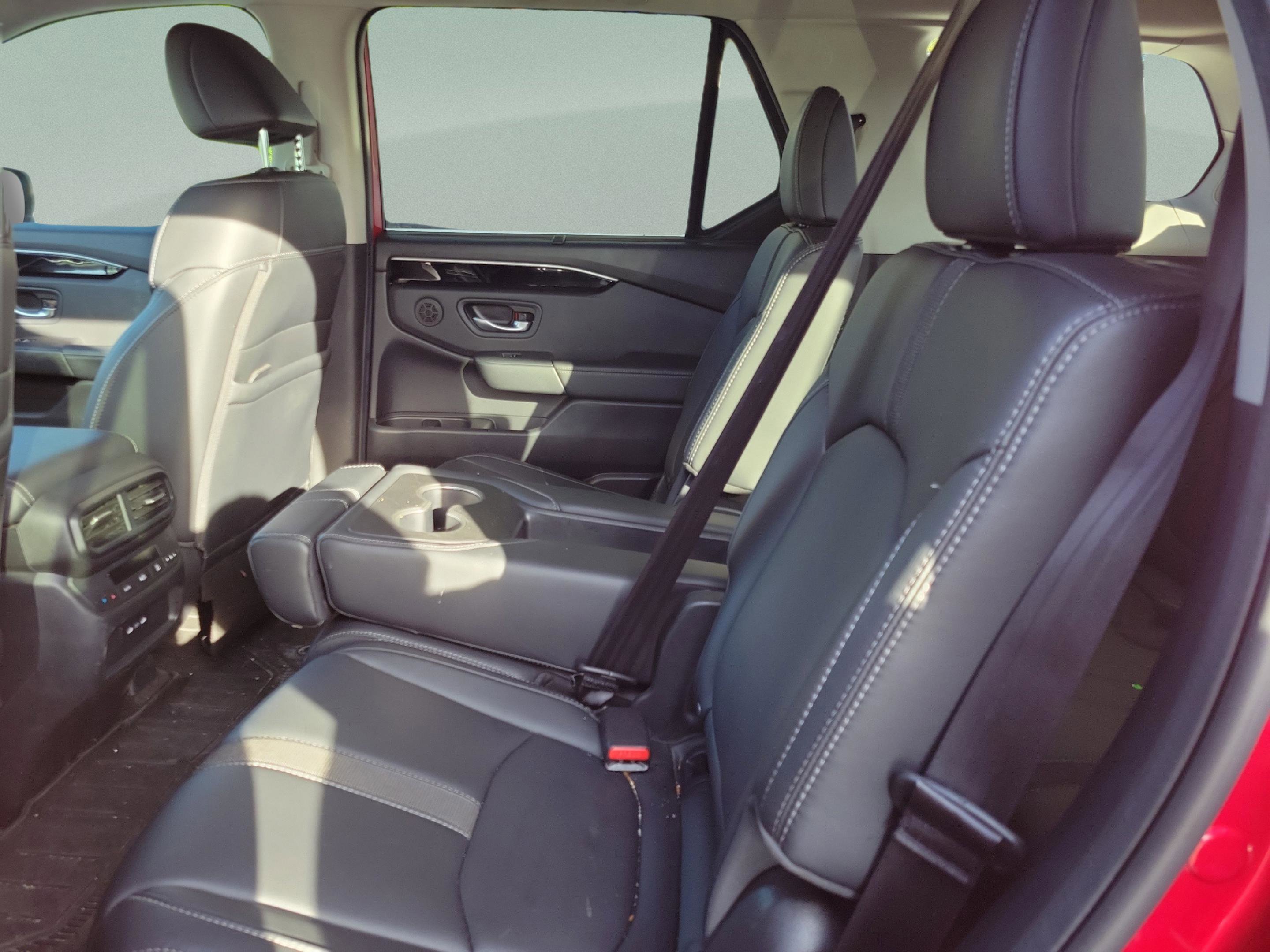Certified 2025 Honda Pilot Touring image 10