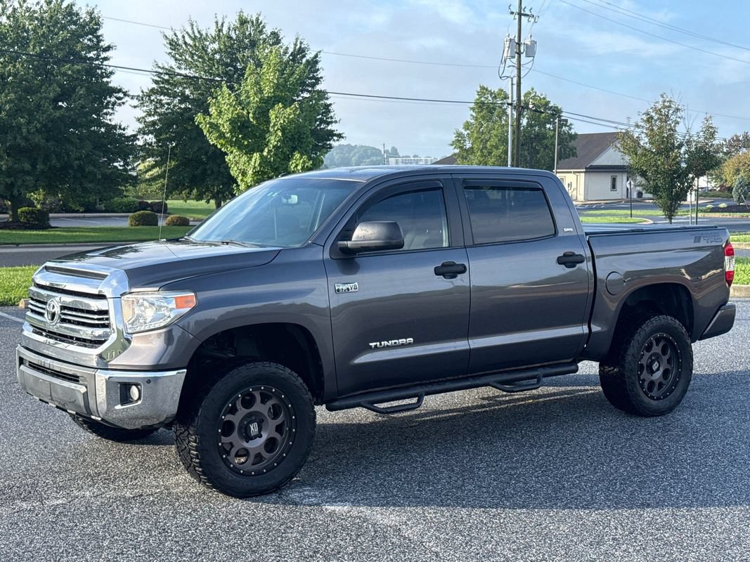 Used 2017 Toyota Tundra SR5 w/ TRD Off Road Package AWD/4WD image 4