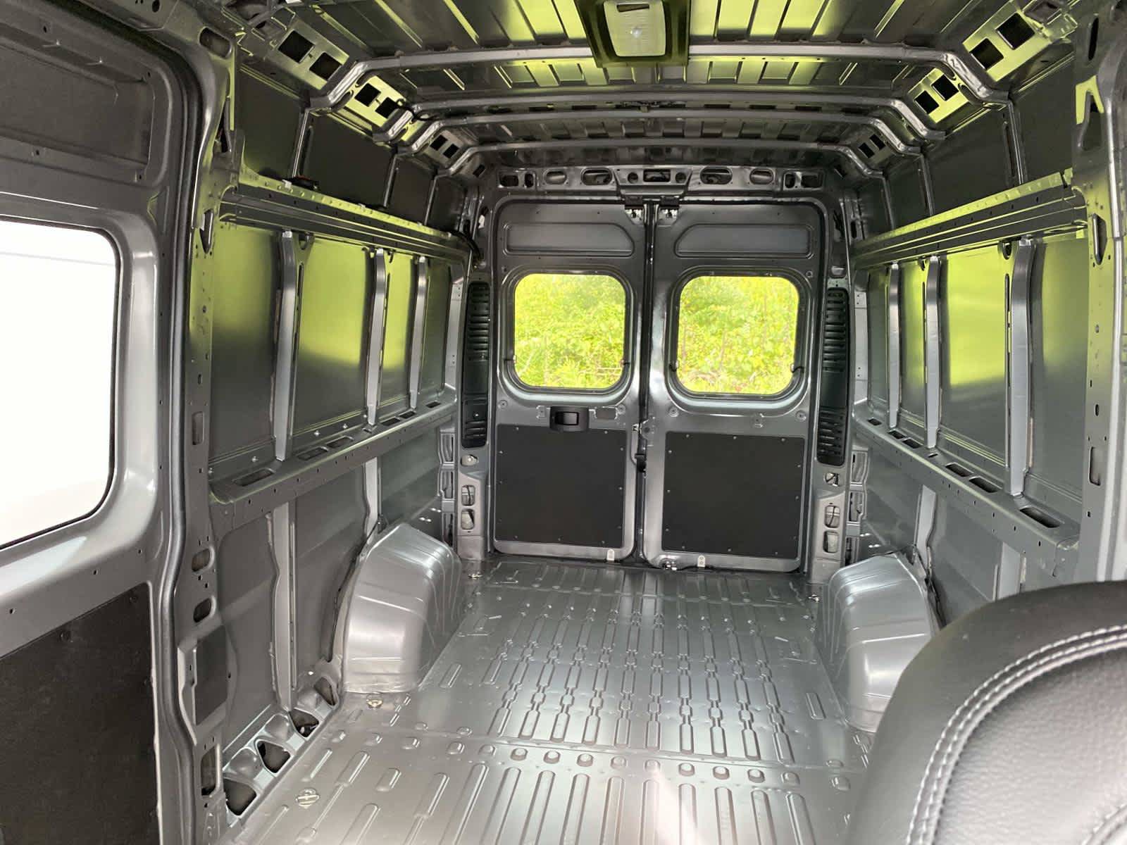 Used 2025 RAM ProMaster 3500 w/ Quick Order Package 22H SLT+ FWD image 21