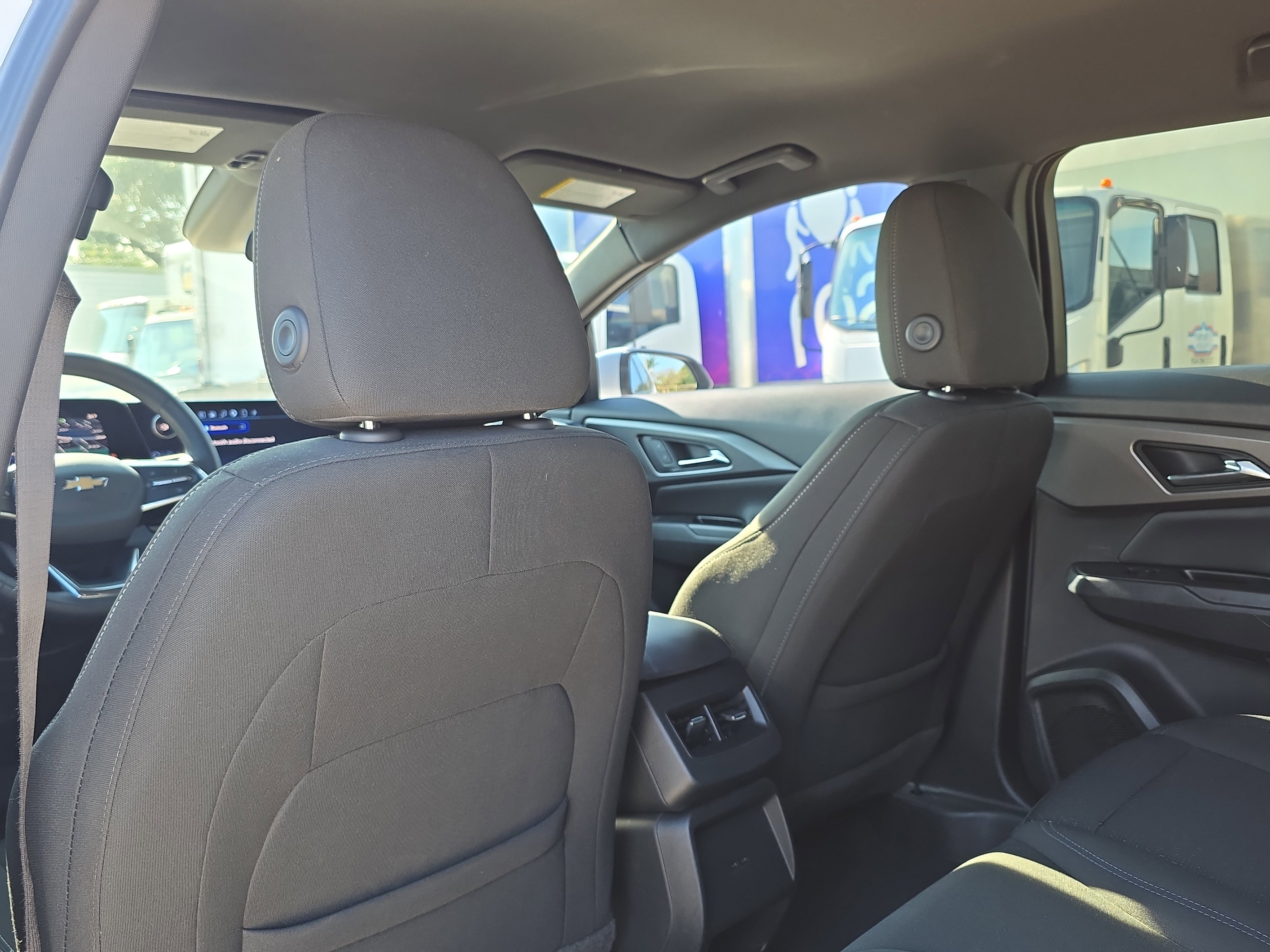 Used 2025 Chevrolet Equinox EV LT FWD image 14