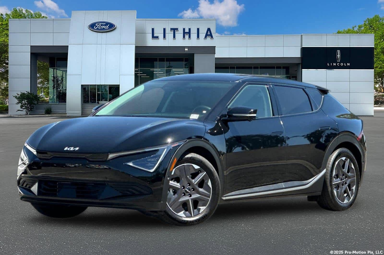 Used 2025 Kia EV6 Light w/ Light LR Technology Package RWD image 1